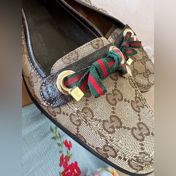 - ❣️Authentic Vintage Gucci Monogram Loafers❣️ - Picture 8 of 12